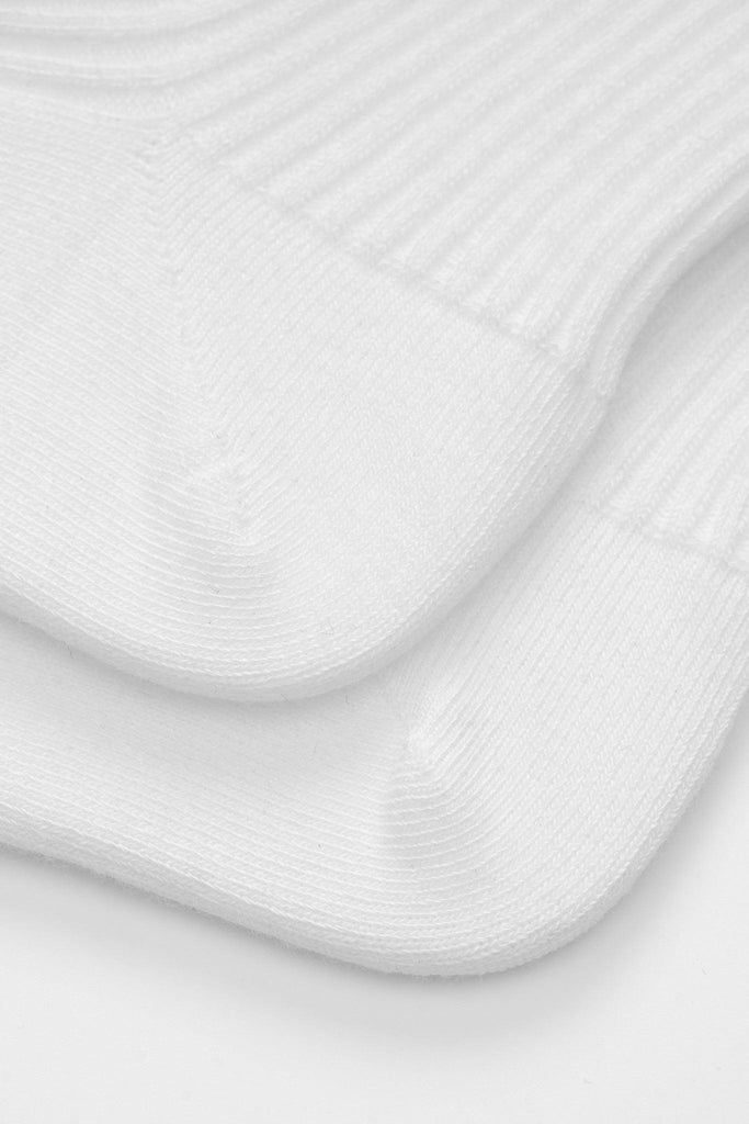 One-Size WHITE CLASSIC SOCKS LONG-CREW
