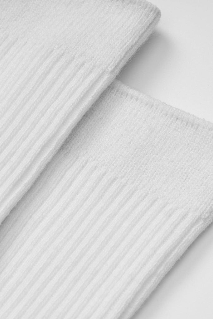 One-Size WHITE CLASSIC SOCKS MID-CREW